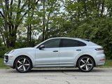 New 2025 Porsche Cayenne Coupe image 2