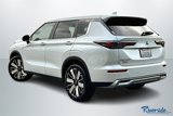 New 2025 Mitsubishi Outlander SE image 3