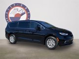 New 2025 Chrysler Pacifica Select image 2