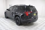 Used 2023 GMC Acadia SLE w/ Driver Convenience Package image 3