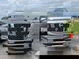 Used 2018 Nissan Titan SV w/ SV Convenience Package image 2