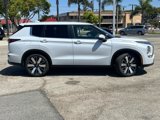 New 2025 Mitsubishi Outlander SE image 3