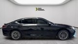 Used 2024 Lexus ES 300h Ultra Luxury image 4