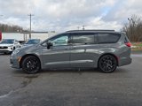 New 2025 Chrysler Pacifica Limited w/ Uconnect Theater Family Group image 4