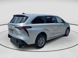 Used 2023 Toyota Sienna LE image 5