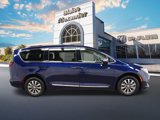 Certified 2020 Chrysler Pacifica Limited image 2