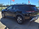 New 2025 Nissan Pathfinder SL image 2