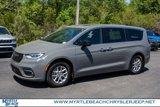 New 2025 Chrysler Pacifica Select image 2
