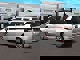 New 2025 Chrysler Pacifica Select image 4