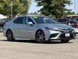 Used 2022 Toyota Camry SE image 2