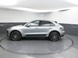 Certified 2022 Porsche Macan image 2