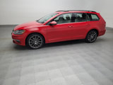 Used 2019 Volkswagen Golf SE image 2