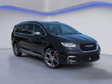 Used 2021 Chrysler Pacifica Pinnacle image 2