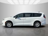 New 2025 Chrysler Pacifica Select image 2