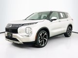 Used 2023 Mitsubishi Outlander SE image 3