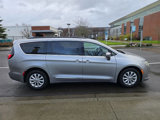 Used 2017 Chrysler Pacifica Touring-L image 4