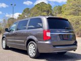 Used 2015 Chrysler Town & Country Touring image 3