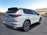 New 2025 Mitsubishi Outlander SE image 3