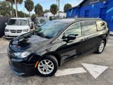 Used 2020 Chrysler Voyager Lxi image 2