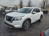 New 2025 Nissan Pathfinder Platinum image 3