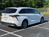 Used 2025 Toyota Sienna XLE image 3