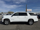 Used 2023 Chevrolet Suburban Premier image 4