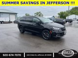 New 2025 Chrysler Pacifica Limited image 3