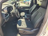 New 2025 Chrysler Pacifica Select image 3