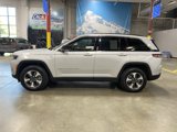 Used 2023 Jeep Grand Cherokee 4WD 4xe image 2