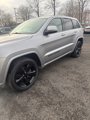 Used 2017 Jeep Grand Cherokee Altitude image 2
