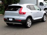 Used 2022 Volvo XC40 T5 Momentum image 4