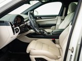 Certified 2023 Porsche Cayenne Platinum Edition image 5
