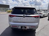 Used 2024 Nissan Pathfinder SL image 4