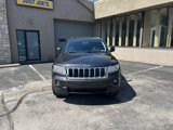 Used 2011 Jeep Grand Cherokee Laredo image 2