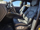 Certified 2025 Porsche Macan S image 5