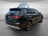 New 2025 Mitsubishi Outlander SE image 3