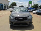 Used 2025 Chrysler Pacifica Select image 2