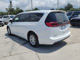 Used 2023 Chrysler Pacifica Touring-L image 4