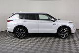 New 2025 Mitsubishi Outlander SE image 5