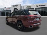 Used 2024 Jeep Grand Cherokee Summit image 5