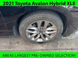 Used 2021 Toyota Avalon XLE w/ Moonroof Package image 3