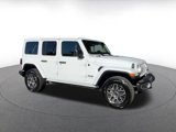 Used 2025 Jeep Wrangler Sahara image 2