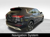 Used 2023 Mitsubishi Outlander SE image 3