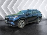 Used 2025 Toyota Highlander XLE image 2