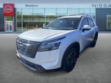New 2025 Nissan Pathfinder Platinum w/ Black Appearance Package image 5