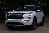 New 2025 Mitsubishi Outlander SE image 2