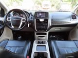 Used 2015 Chrysler Town & Country Touring image 5