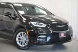 Used 2025 Chrysler Pacifica Select image 3