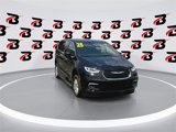 Used 2025 Chrysler Pacifica Select image 3