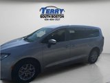 Used 2023 Chrysler Voyager LX image 3
